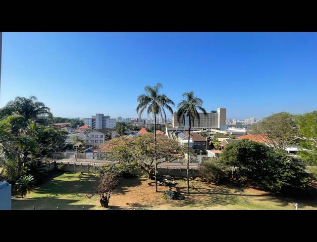 2.5 BEDROOM APARTMENT FOR SALE IN ESSENWOOD